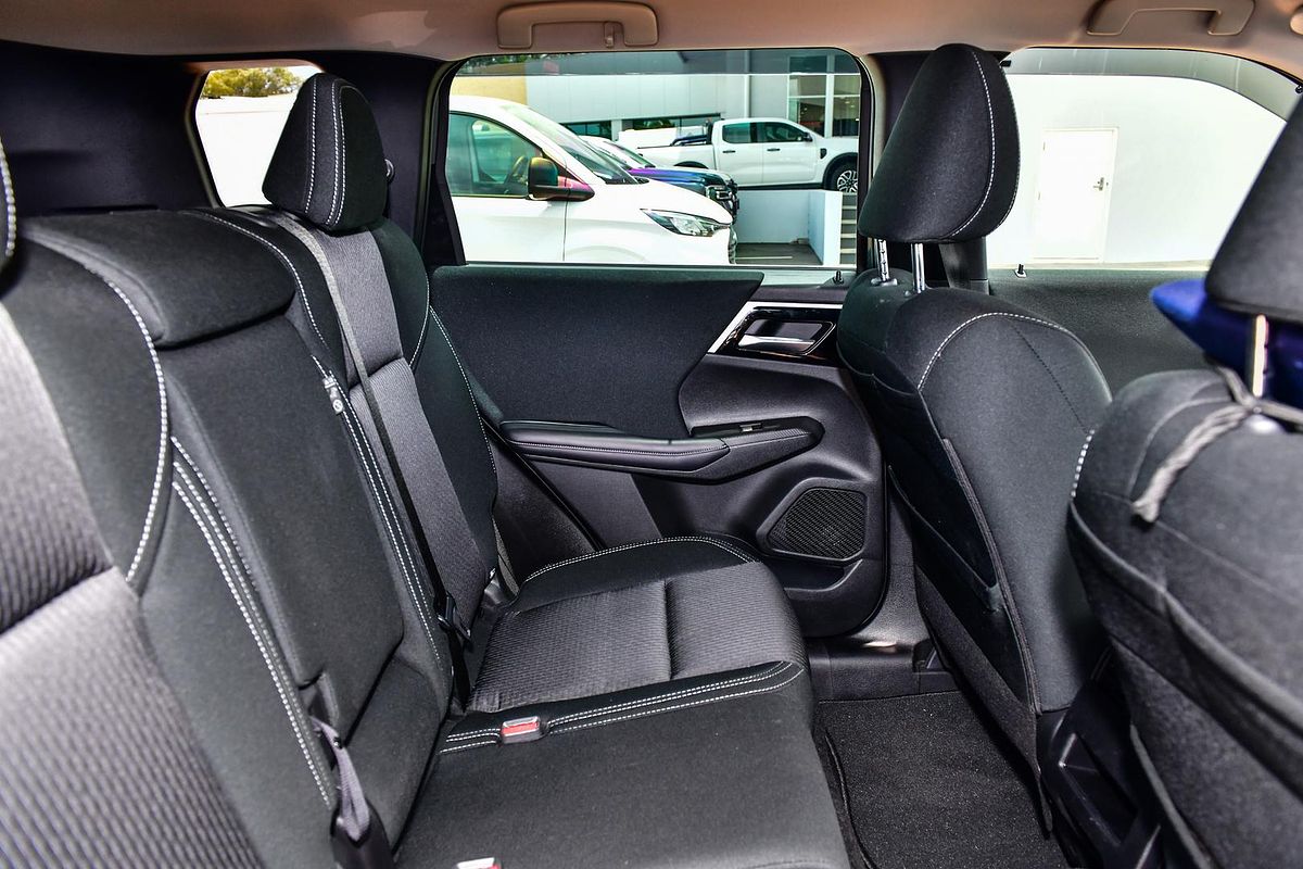 2023 Mitsubishi Outlander LS ZM