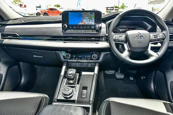 2023 Mitsubishi Outlander LS ZM