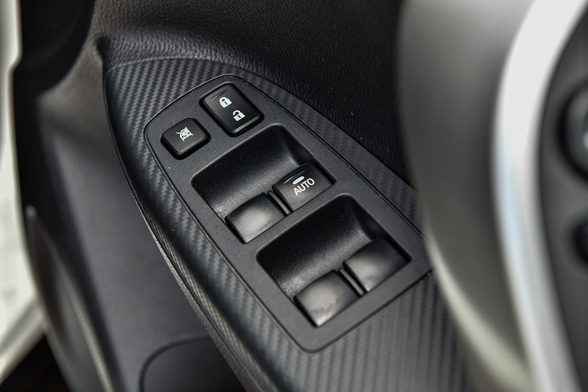 2024 Mitsubishi Eclipse Cross ES YB