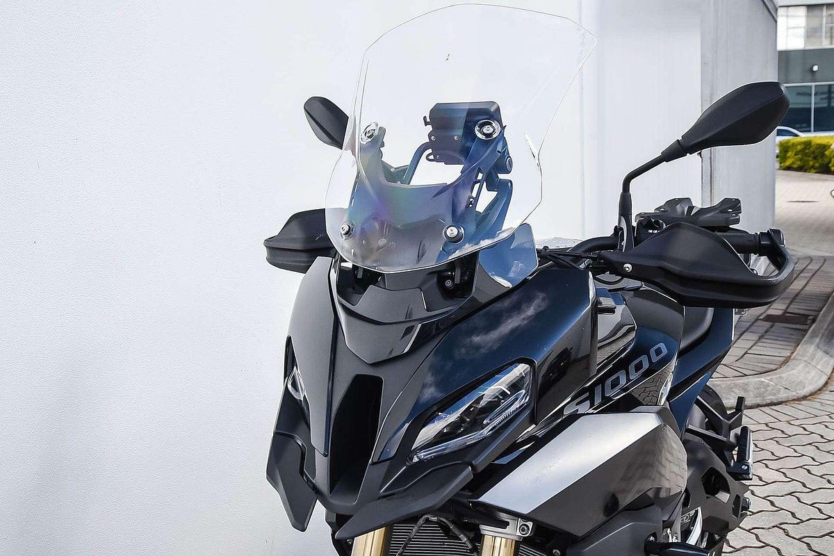 2023 BMW S 1000 XR Triple Black S 1000