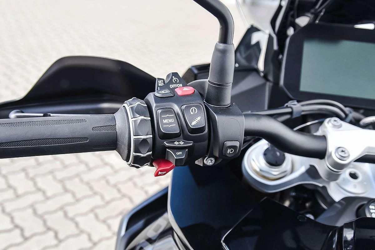 2023 BMW S 1000 XR Triple Black S 1000