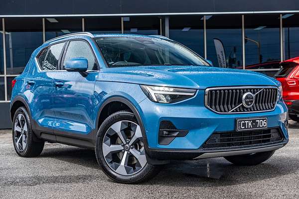 2023 Volvo XC40 Plus B4