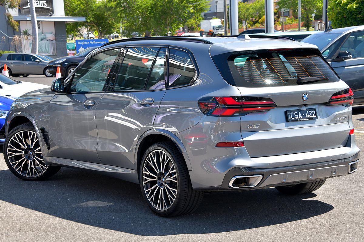 2023 BMW X5 xDRIVE40i M SPORT G05
