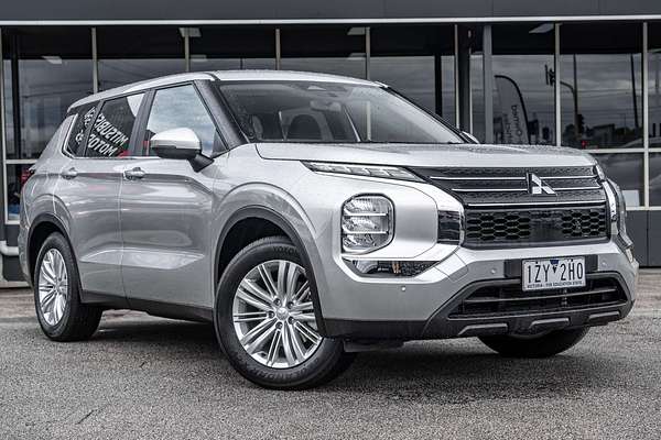 2024 Mitsubishi Outlander ES ZM