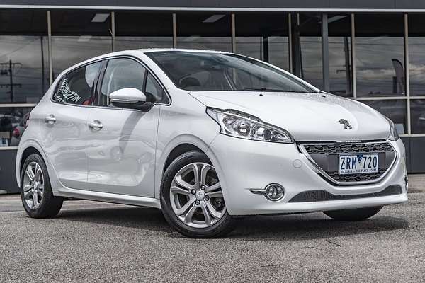 2013 Peugeot 208 Allure A9