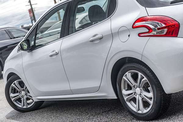 2013 Peugeot 208 Allure A9