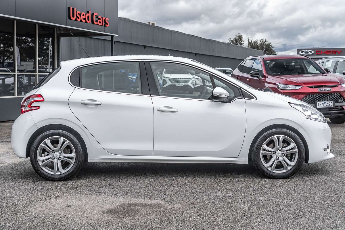 2013 Peugeot 208 Allure A9