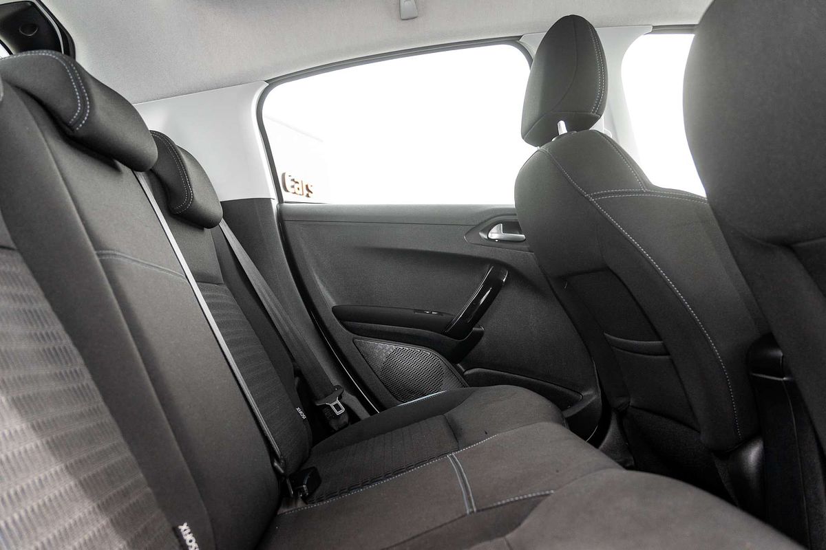 2013 Peugeot 208 Allure A9