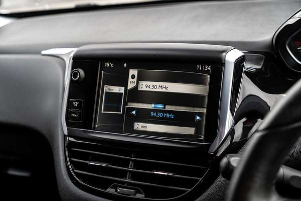 2013 Peugeot 208 Allure A9