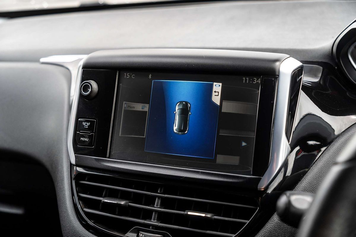 2013 Peugeot 208 Allure A9