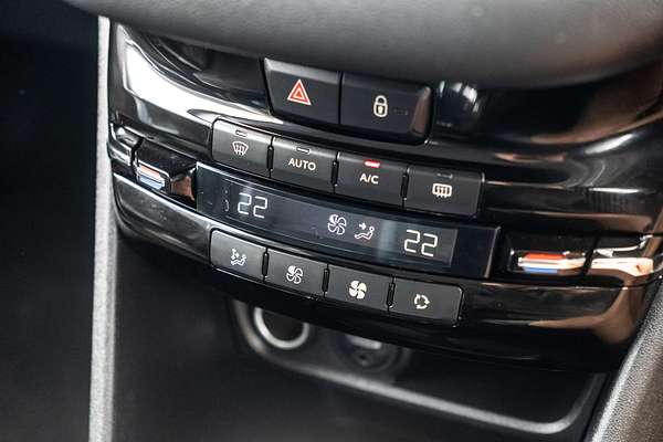 2013 Peugeot 208 Allure A9