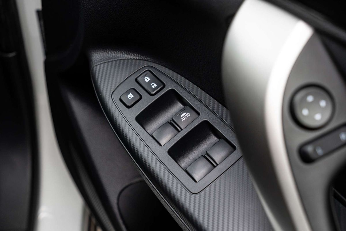 2024 Mitsubishi Eclipse Cross ES YB