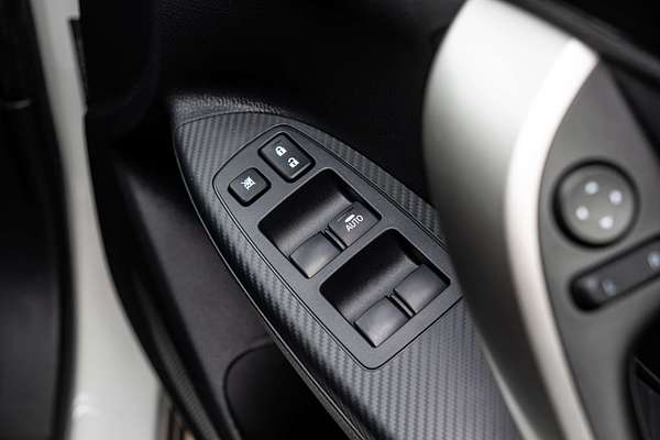 2024 Mitsubishi Eclipse Cross ES YB