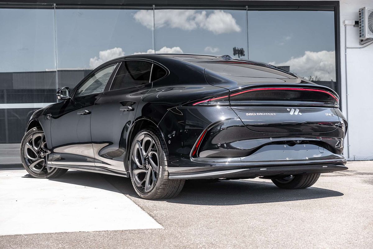 2025 MG IM5 Performance P12L