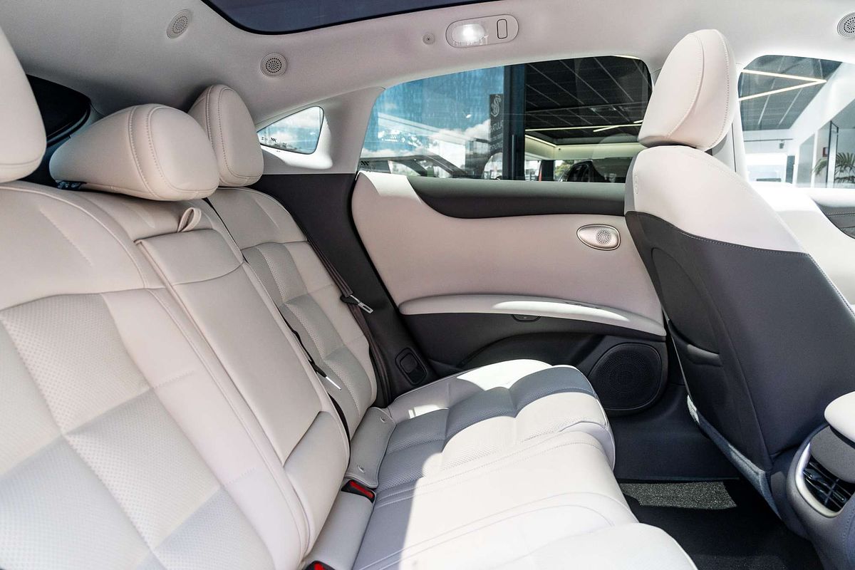 2025 MG IM5 Performance P12L