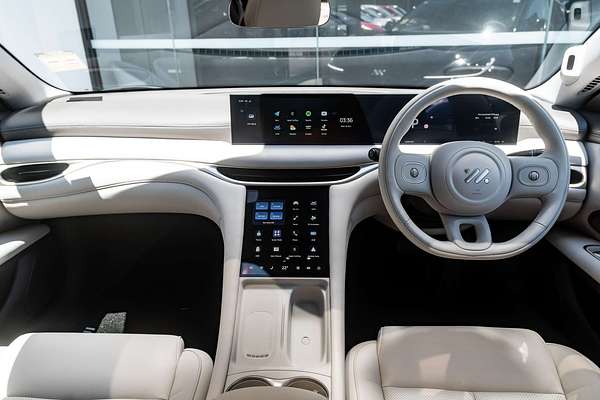 2025 MG IM5 Performance P12L