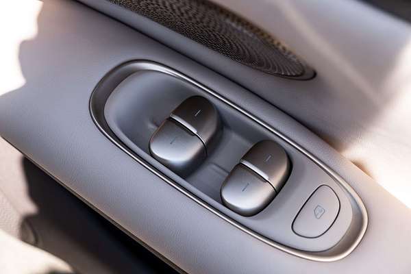 2025 MG IM5 Performance P12L