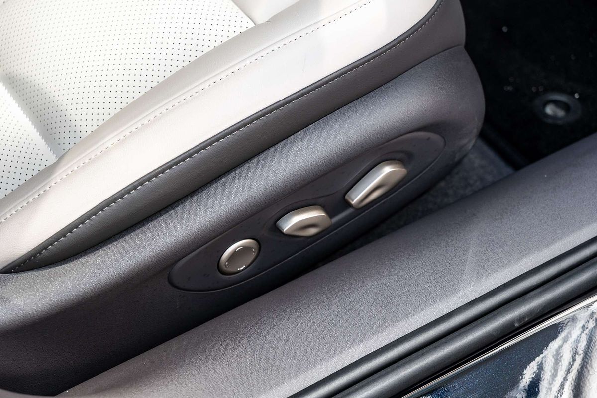 2025 MG IM5 Performance P12L