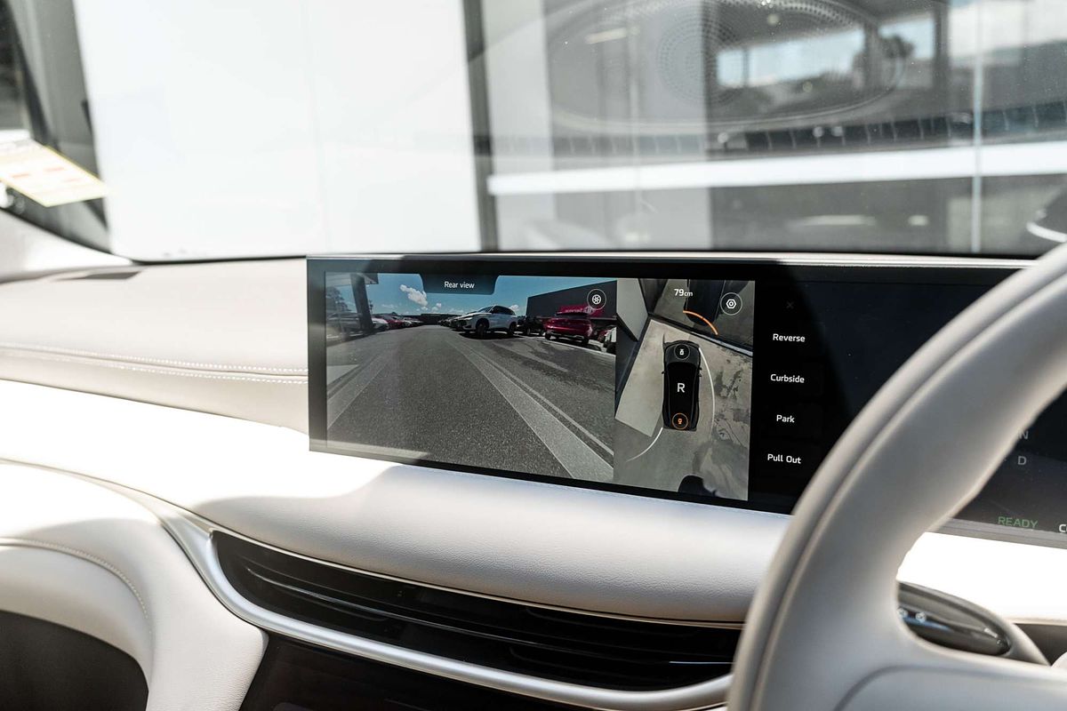 2025 MG IM5 Performance P12L