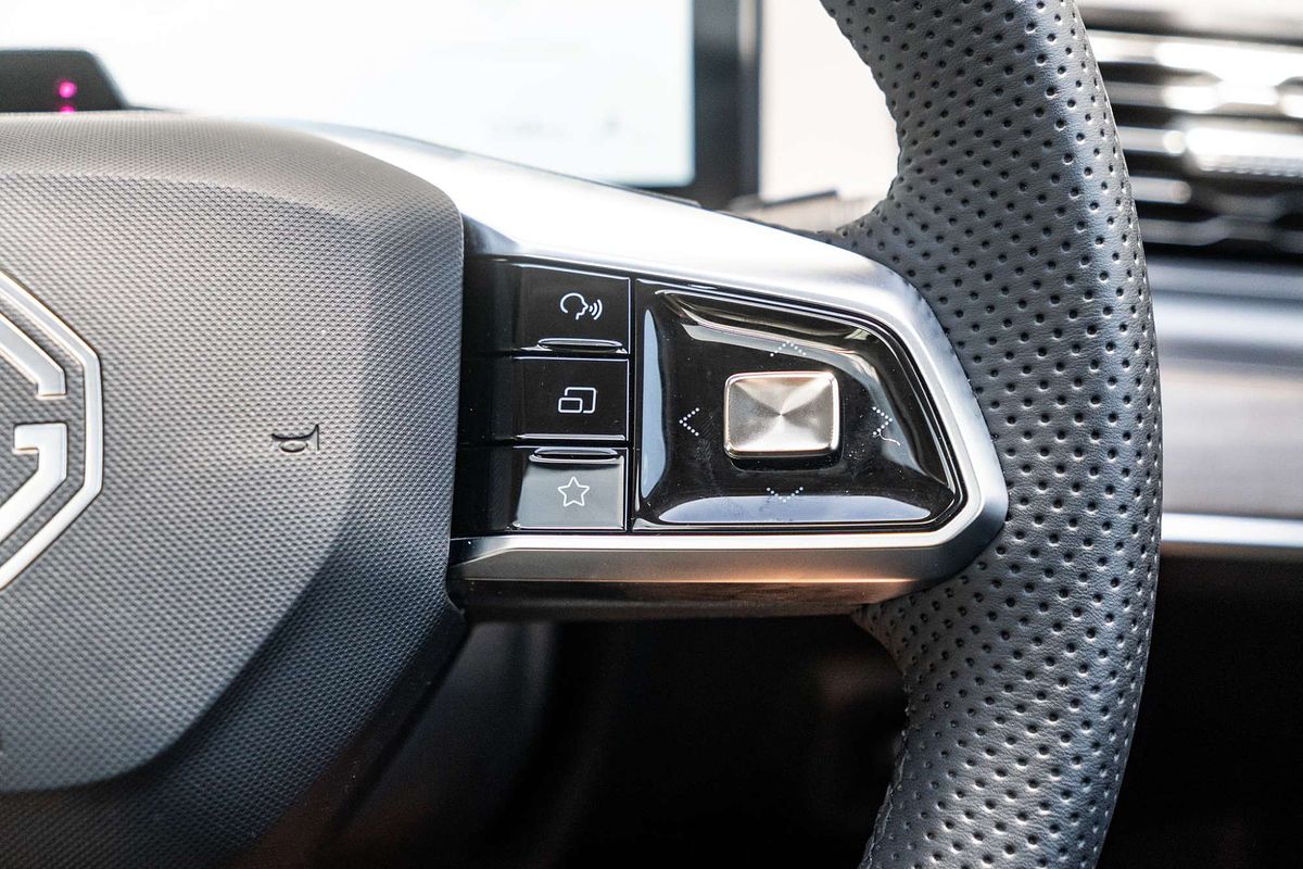 2025 MG QS Excite IS31