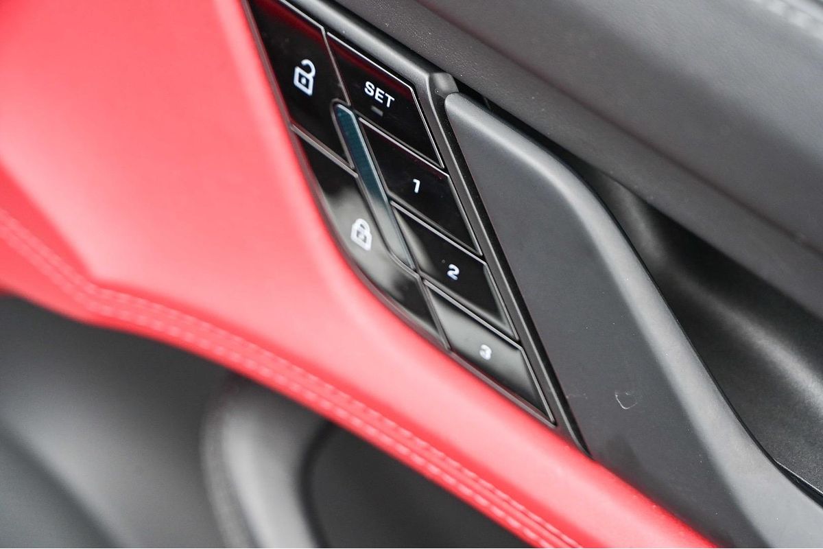 2021 Porsche Taycan 4S Y1A