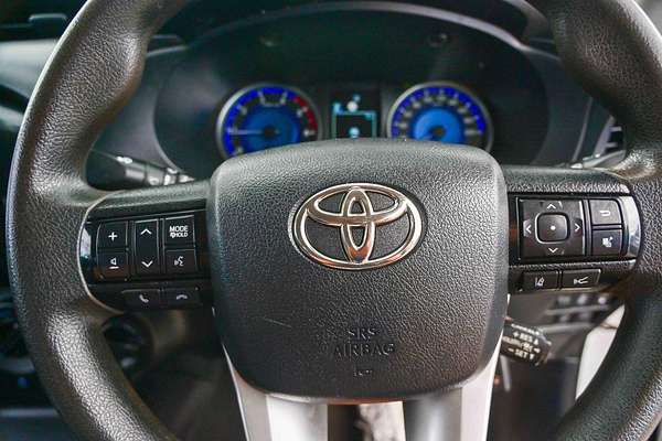 2020 Toyota Hilux SR GUN126R 4X4