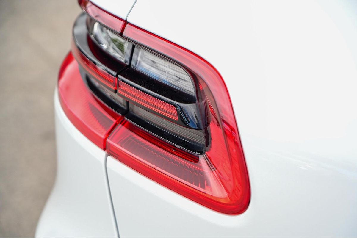 2015 Porsche Macan S 95B