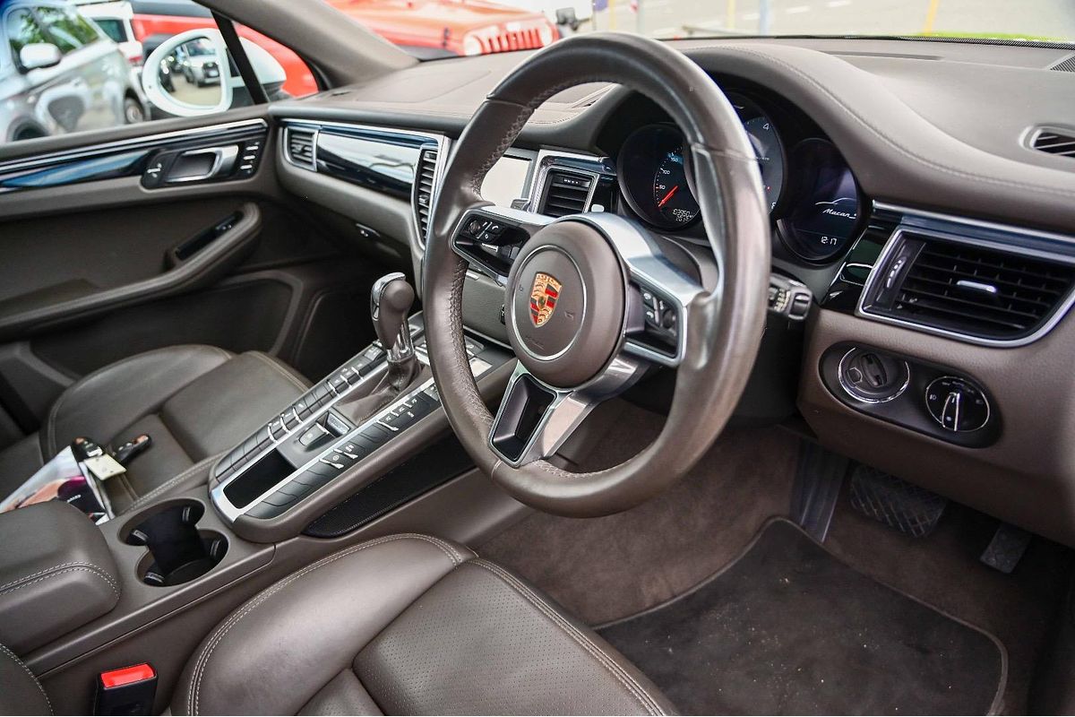 2015 Porsche Macan S 95B