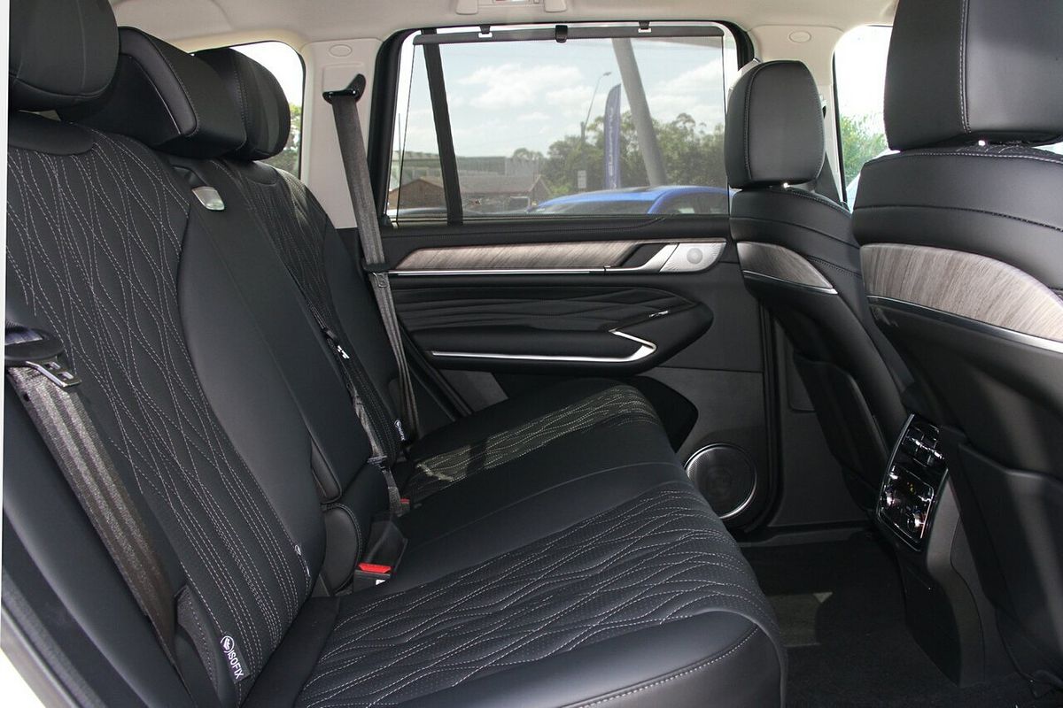 2025 GWM Tank 500 Ultra Hi4-T PHEV P03