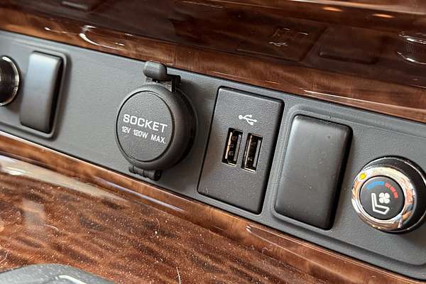 2023 Nissan Patrol Ti-L Y62