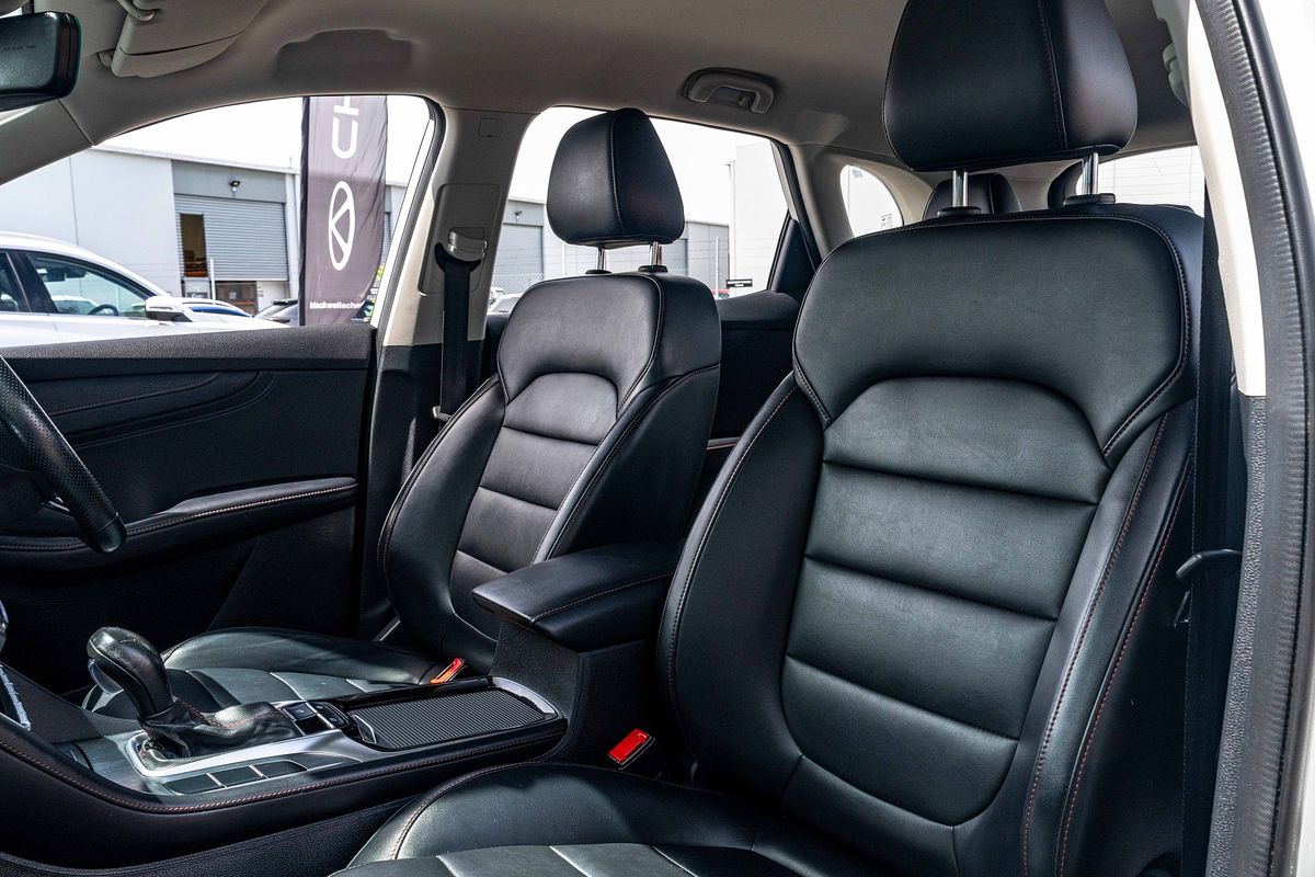 2021 MG HS Vibe 1.5Pt/7At