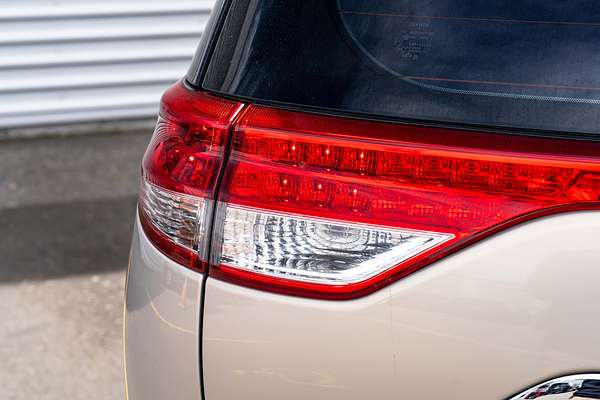 2012 Toyota Previa 2.4P Wagon 4A