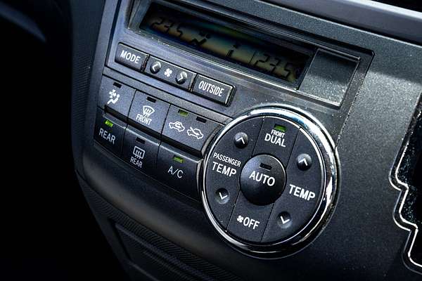 2012 Toyota Previa 2.4P Wagon 4A