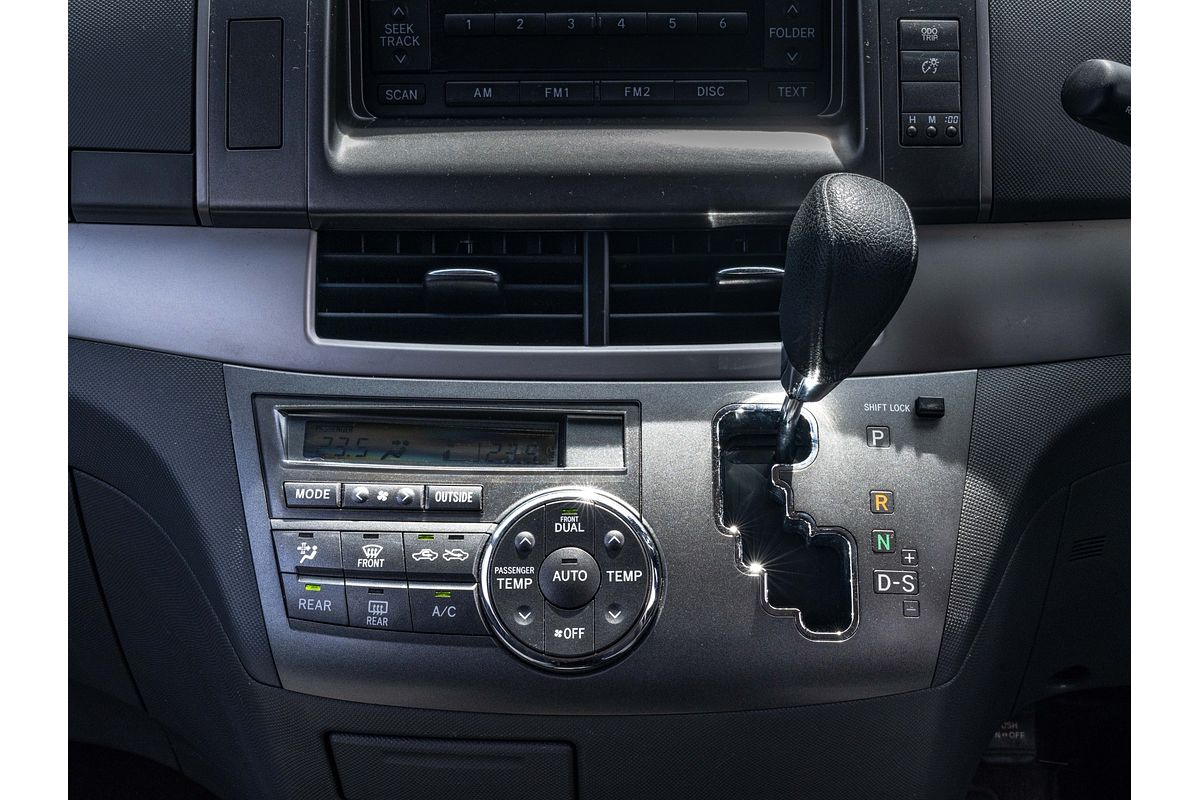 2012 Toyota Previa 2.4P Wagon 4A