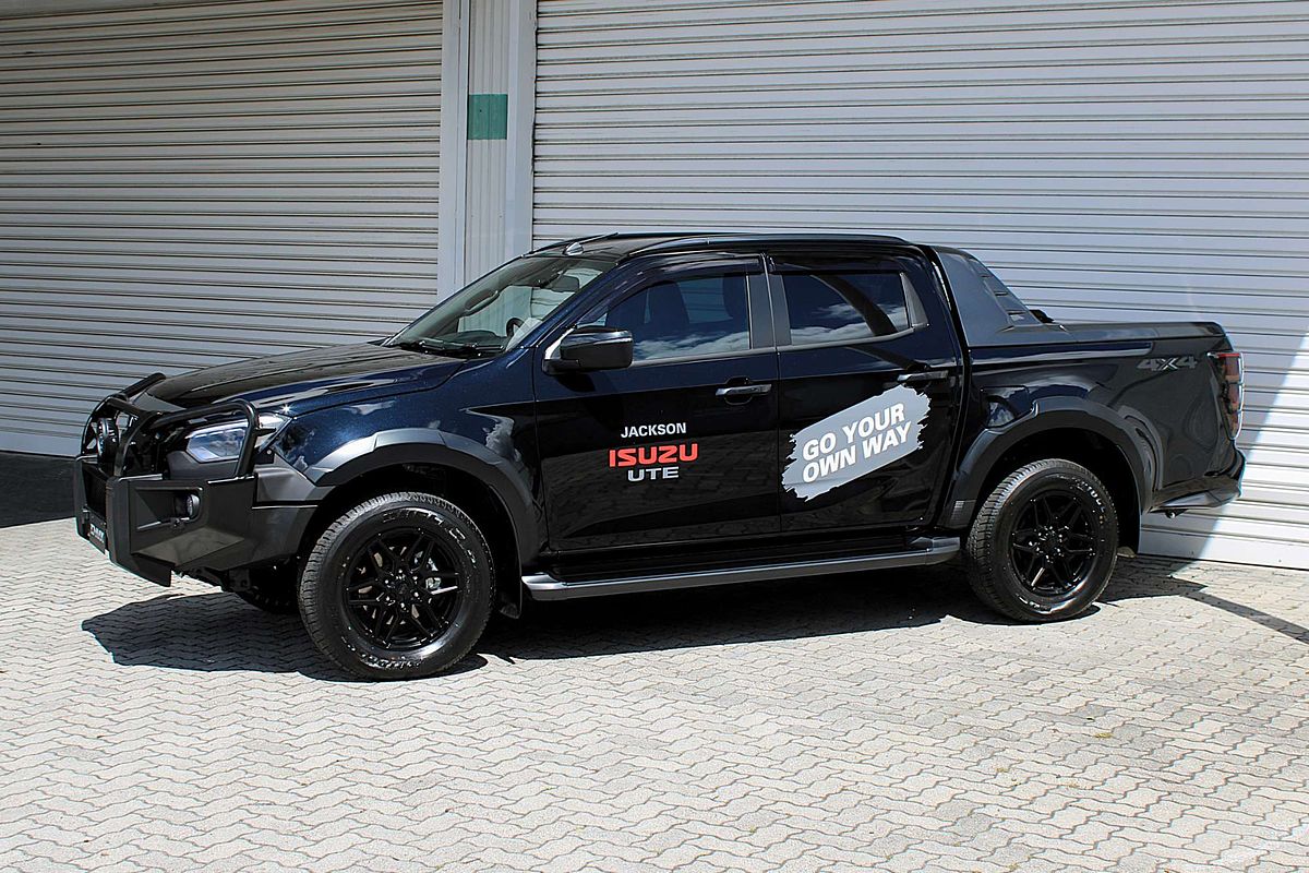 2025 Isuzu D-MAX X-TERRAIN 4X4