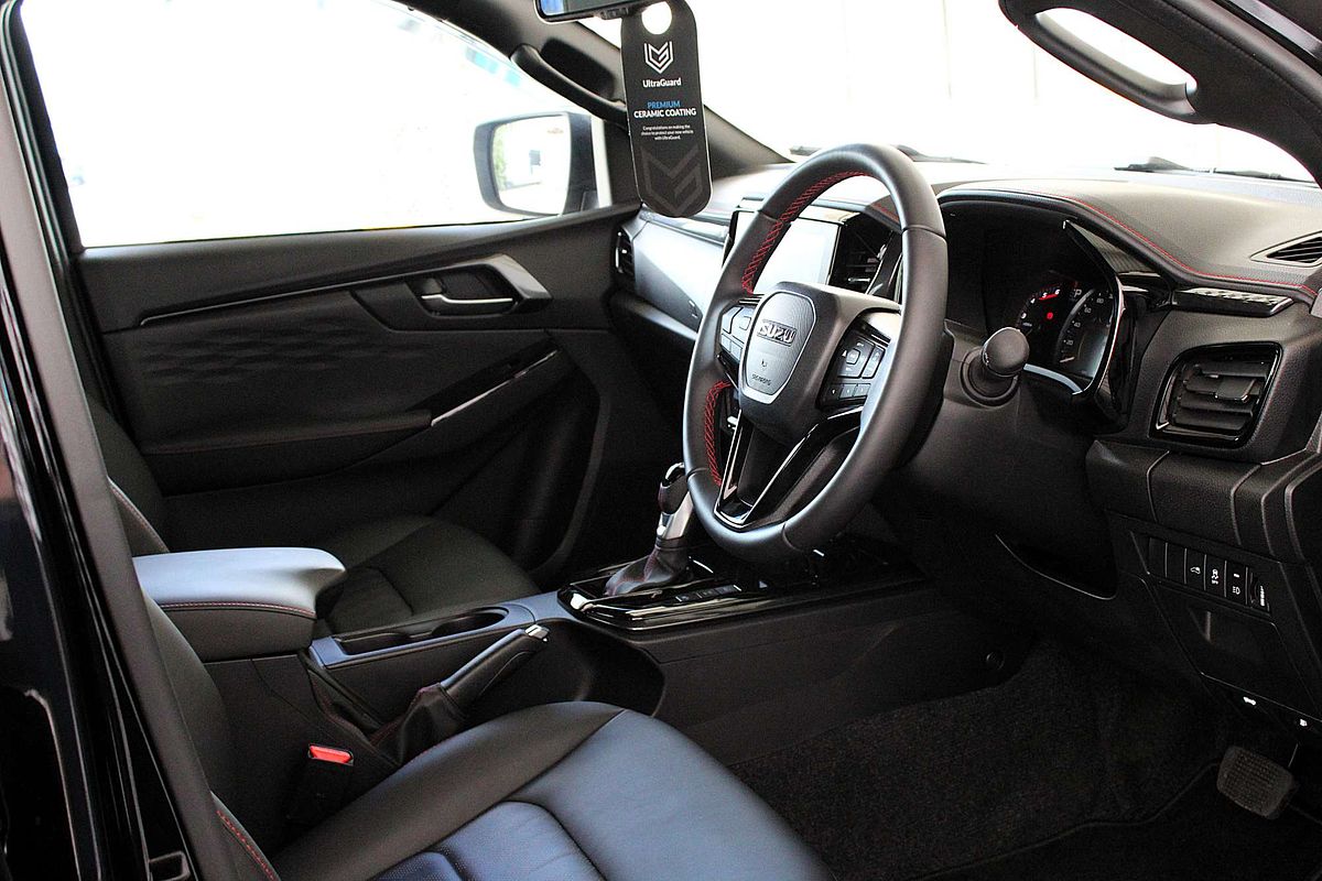 2025 Isuzu D-MAX X-TERRAIN 4X4