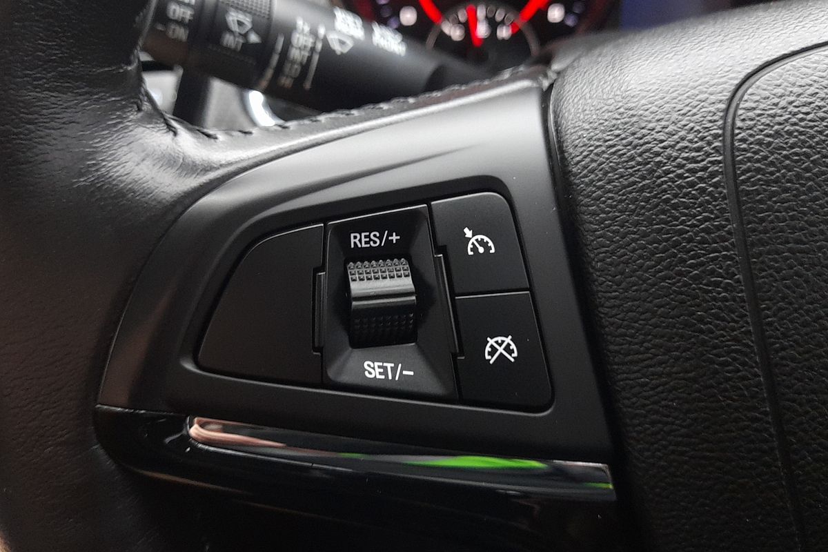 2016 Holden Commodore SV6 Black VF Series II