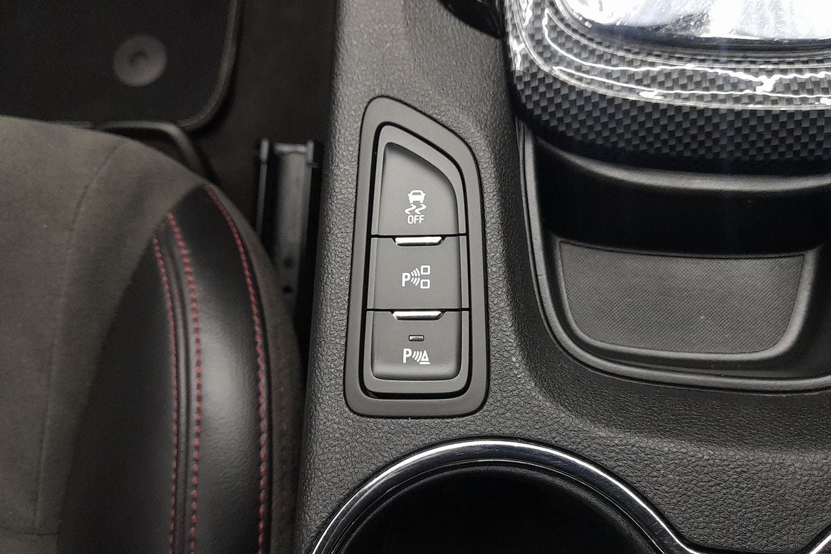 2016 Holden Commodore SV6 Black VF Series II