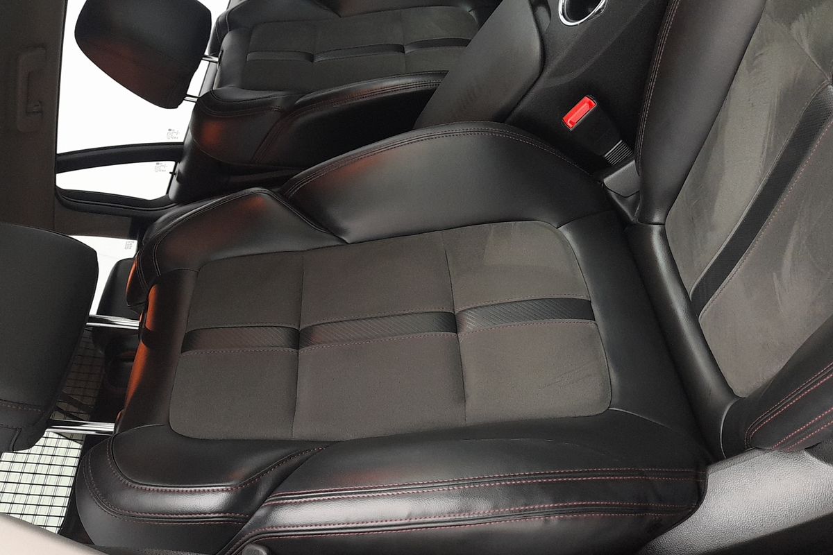 2016 Holden Commodore SV6 Black VF Series II