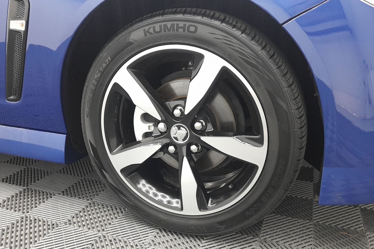 2016 Holden Commodore SV6 Black VF Series II