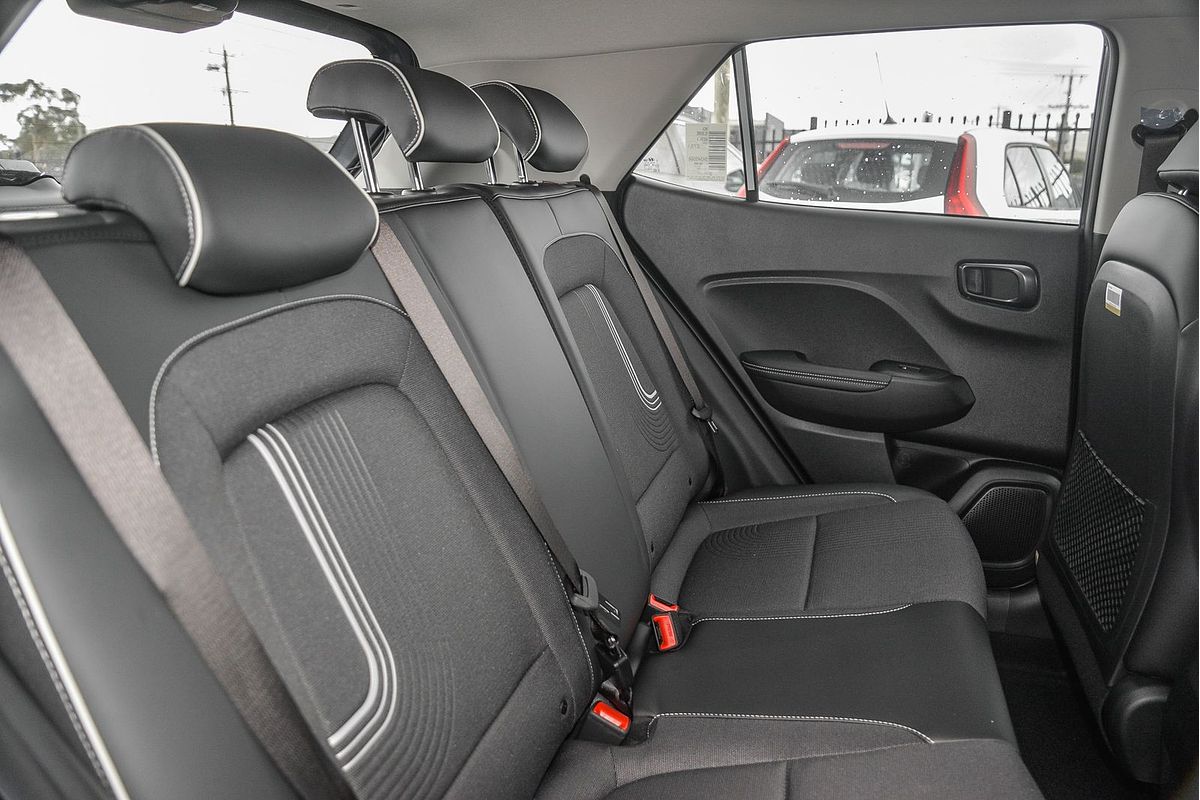 2025 Hyundai Venue Active QX.V5