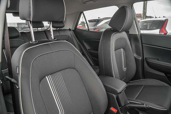 2025 Hyundai Venue Active QX.V5