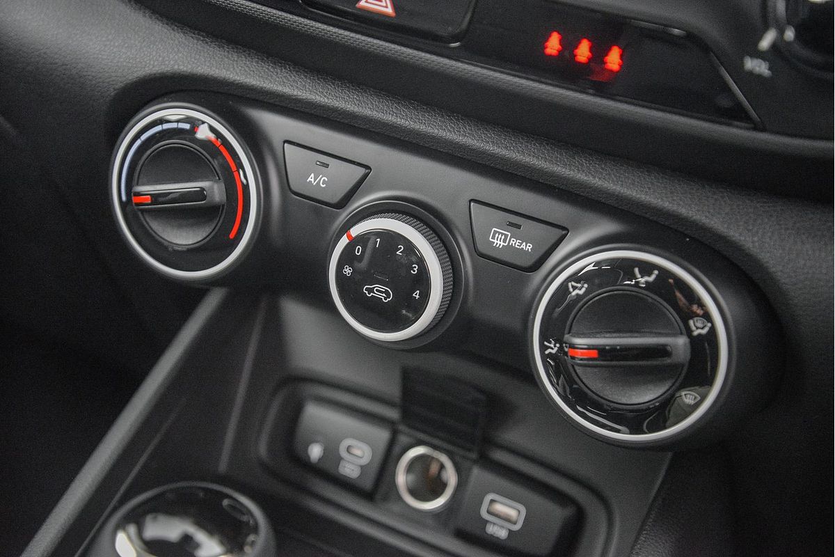 2025 Hyundai Venue Active QX.V5