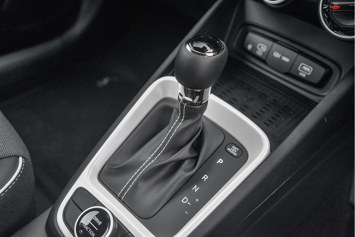 2025 Hyundai Venue Active QX.V5