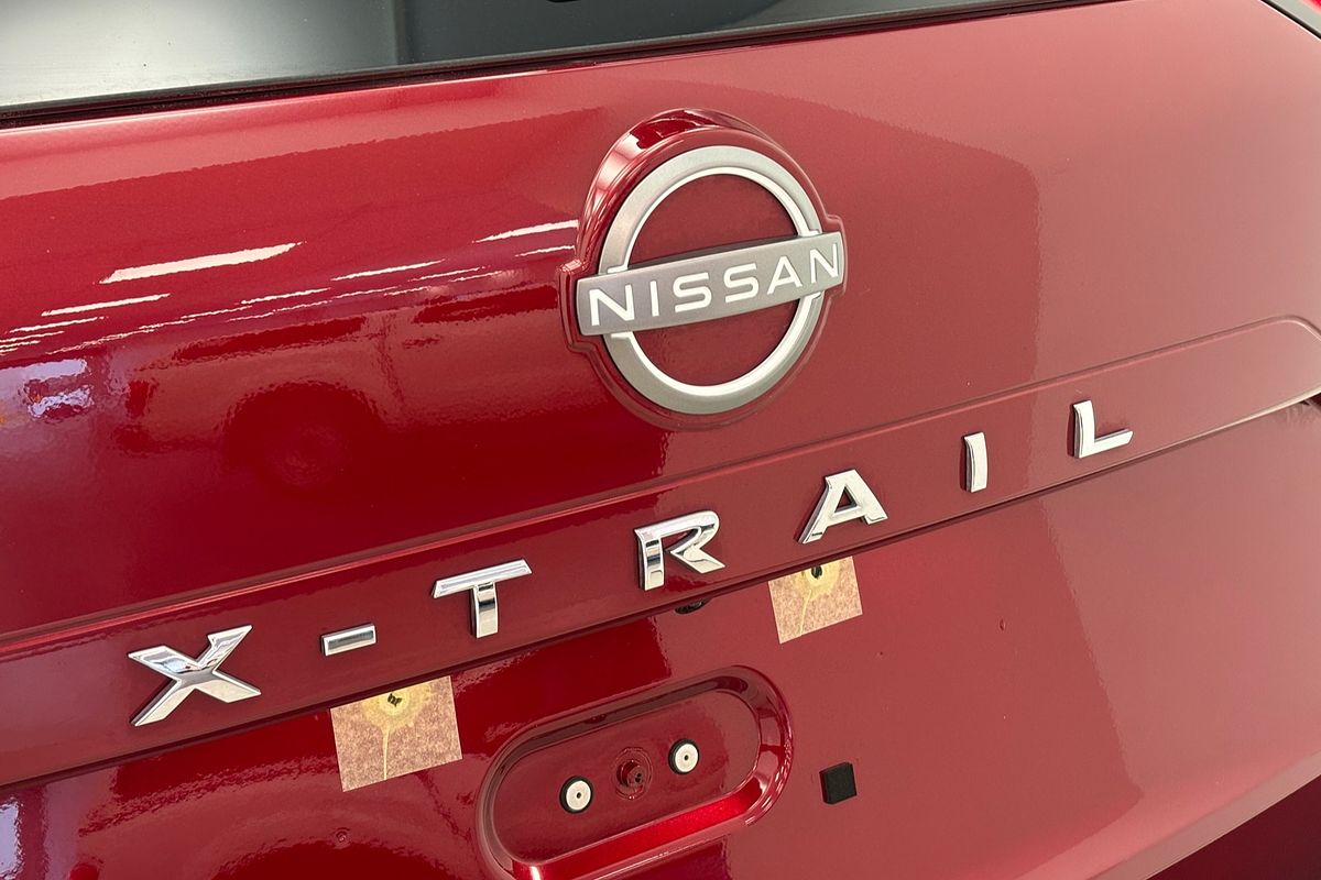 2025 Nissan X-TRAIL ST-L T33