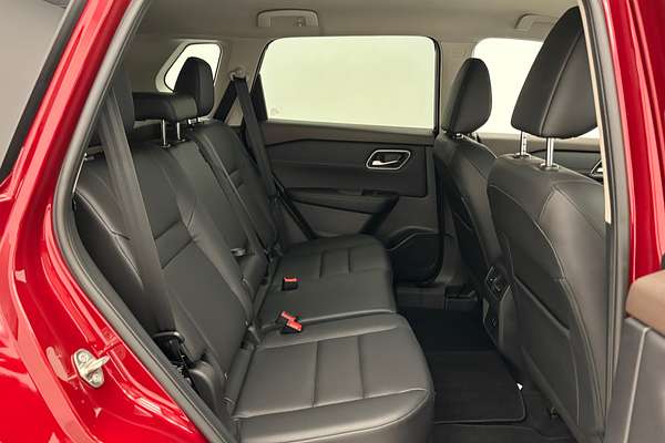 2025 Nissan X-TRAIL ST-L T33