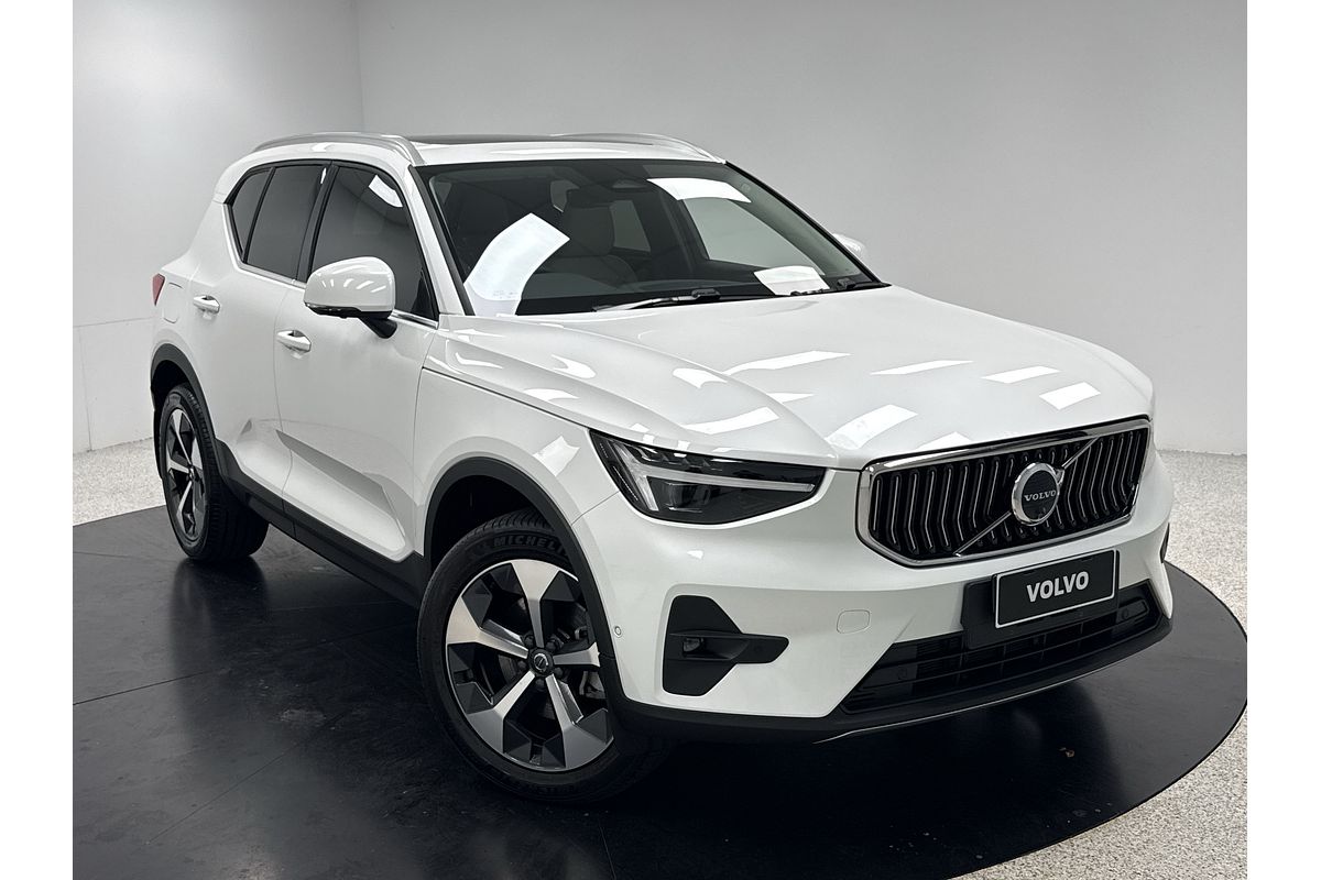 2025 Volvo XC40 Ultra B4 Bright