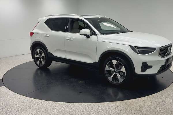 2025 Volvo XC40 Ultra B4 Bright
