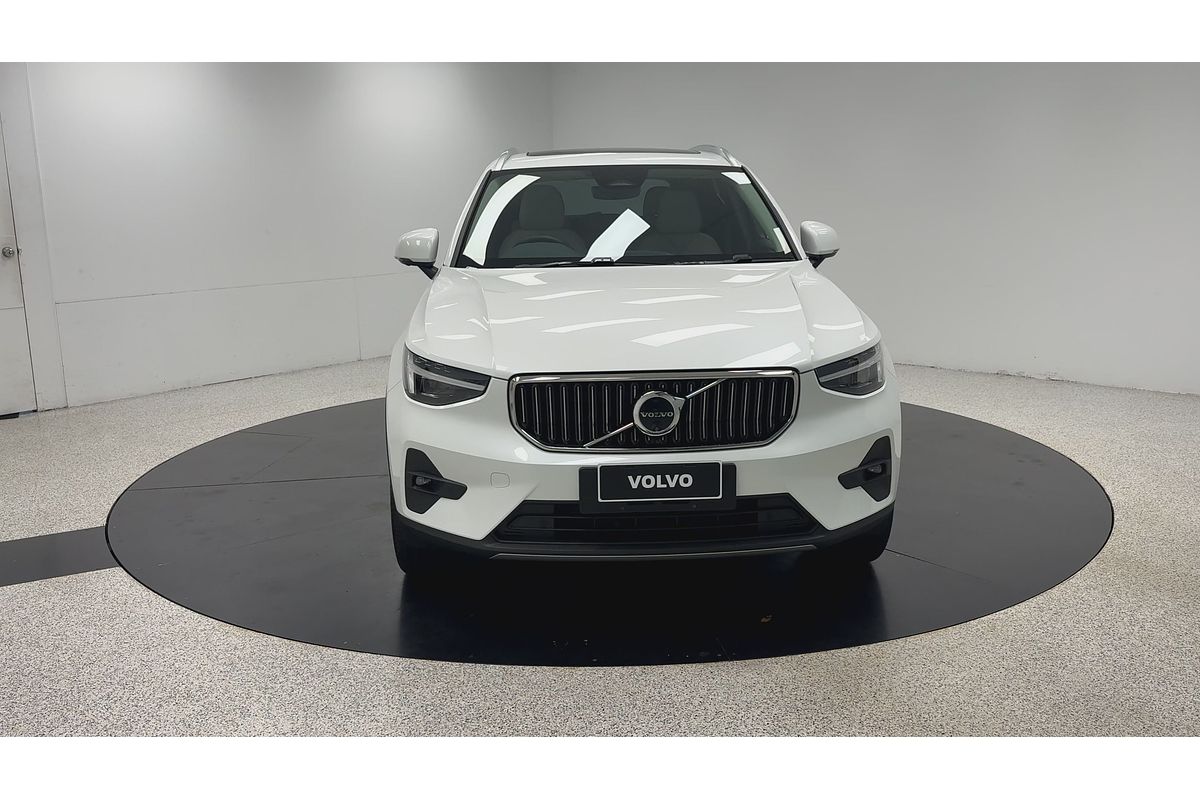 2025 Volvo XC40 Ultra B4 Bright