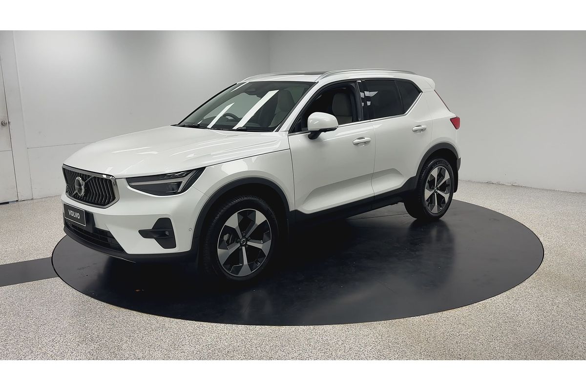 2025 Volvo XC40 Ultra B4 Bright